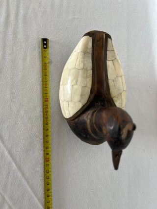 Statuetta antica in legno e osso