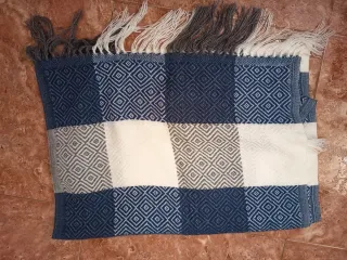 BUFANDA MANTA DE CUADROS MUJER 
Azul - Blanco
