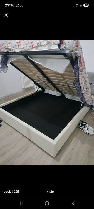 Letto matrimoniale in pelle bianco