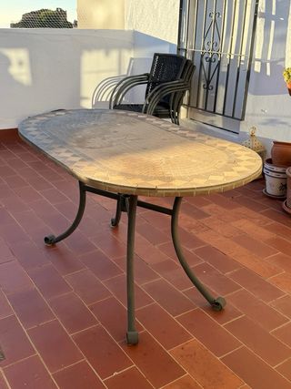 Mesa de mosaico ovalada