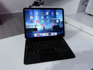 iPad Pro M1 11" con Apple Pencil y Teclado