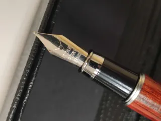 Pluma Estilográfica Madera y Metal, a estrenar