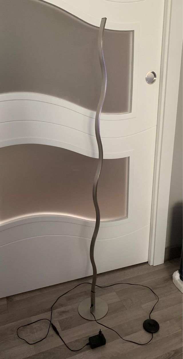 Lámpara de pie diseño Leroy Merlin