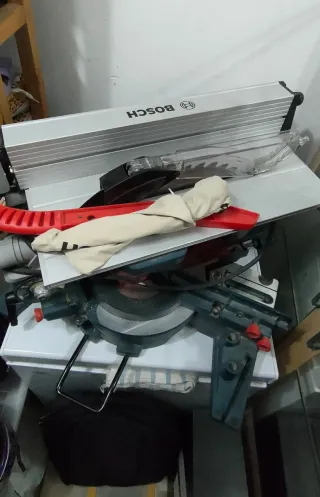 Sierra Ingletadora Bosch