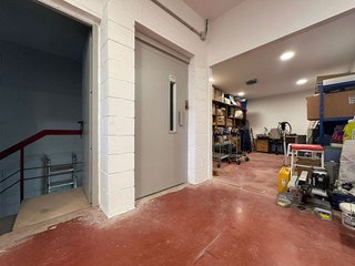 Nave industrial en venta en Montigalà -Sant Crist en Badalona