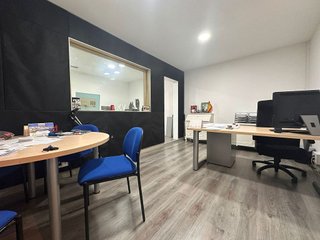 Nave industrial en venta en Montigalà -Sant Crist en Badalona
