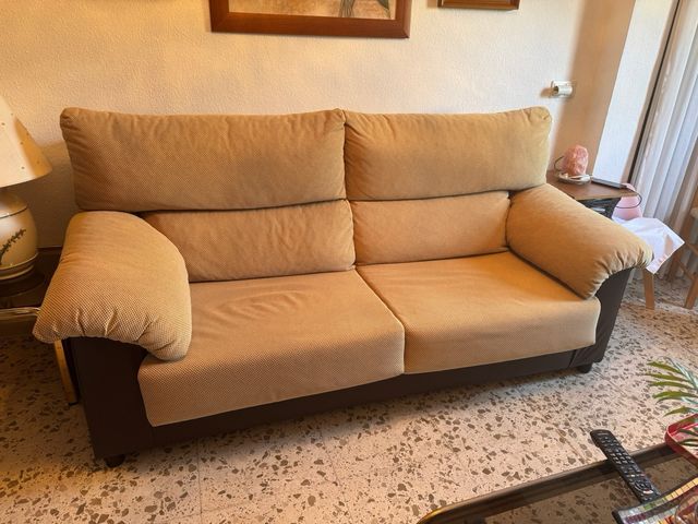 Sofá cama beige y marrón
