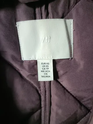 Chaqueta H&M color vino acolchada