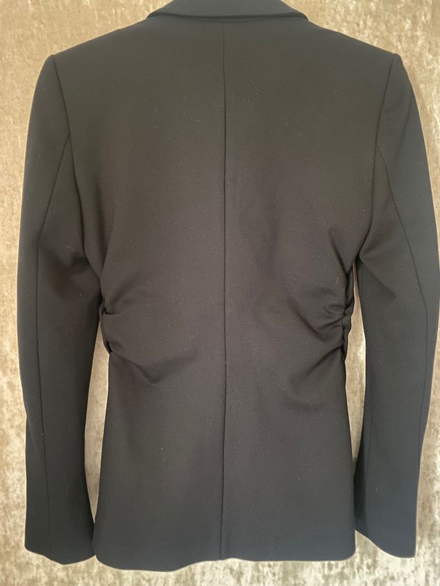 Blazer entallada Zara.