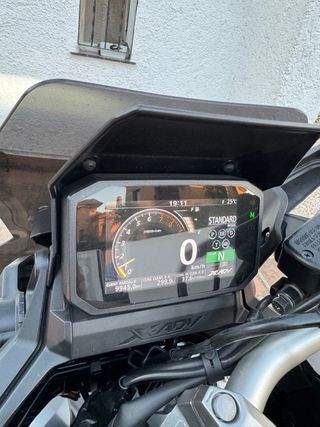 Honda X ADV 750  9000km akrapovic