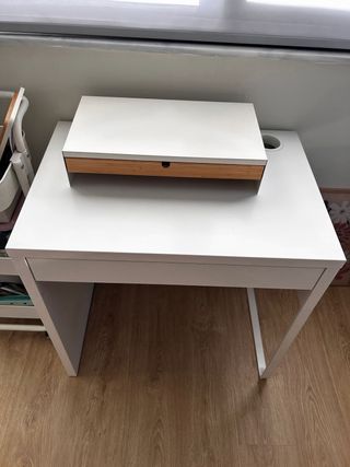 Mesa blanca estilo nórdico – ideal para escritorio