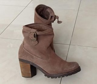 Botines de tacón ante marrón