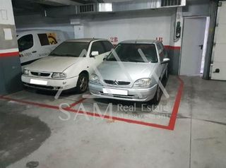 Garaje en venta en Port en Badalona