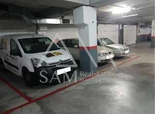 Garaje en venta en Port en Badalona