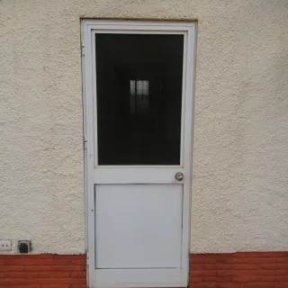 Puerta Mosquitera de aluminio