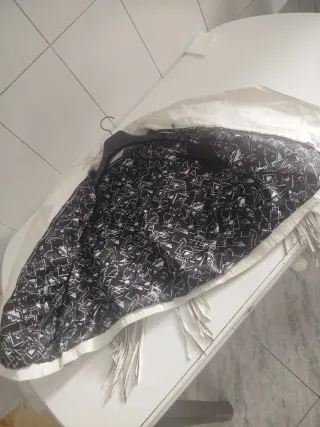 Chaqueta de piel con flecos