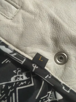 Chaqueta de piel con flecos