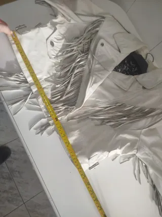 Chaqueta de piel con flecos