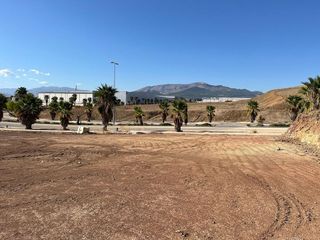 Terreno en venta en Renfe - Bulevar 1º y 2º Fase en Jaén