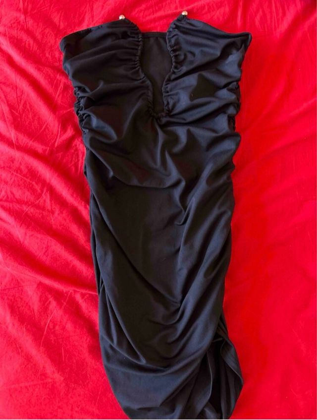 Vestido ASOS Negro Escote Atrevido