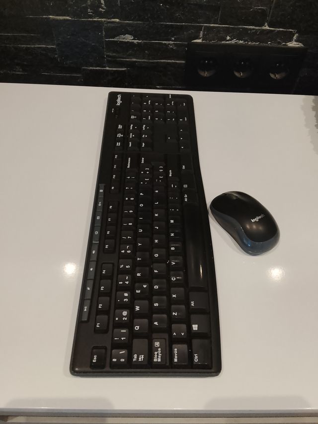 Teclado y Ratón Inalámbrico Logitech Negro