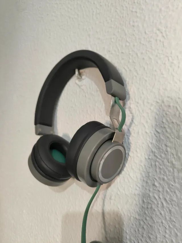 Audífonos Grises y Verdes