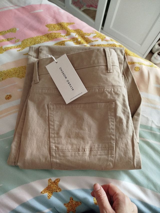Pantalón Álvaro Moreno Talla 40 Beige