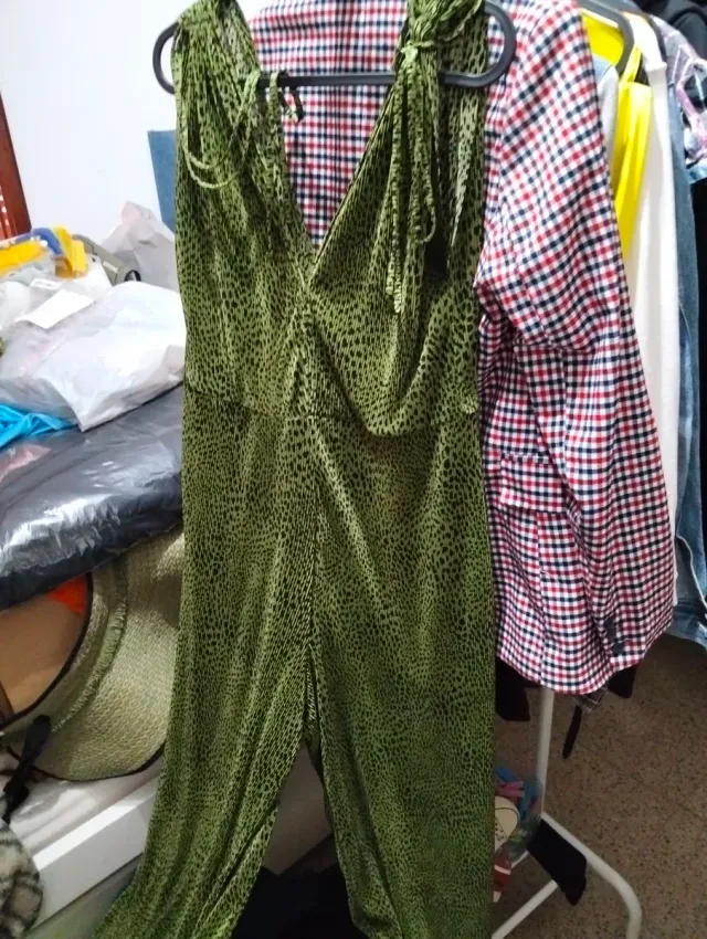 Mono Bershka estampado verde