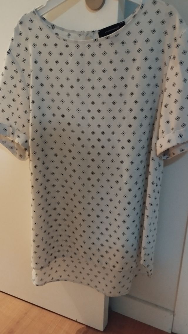 Camisa blanca estampada talla 40