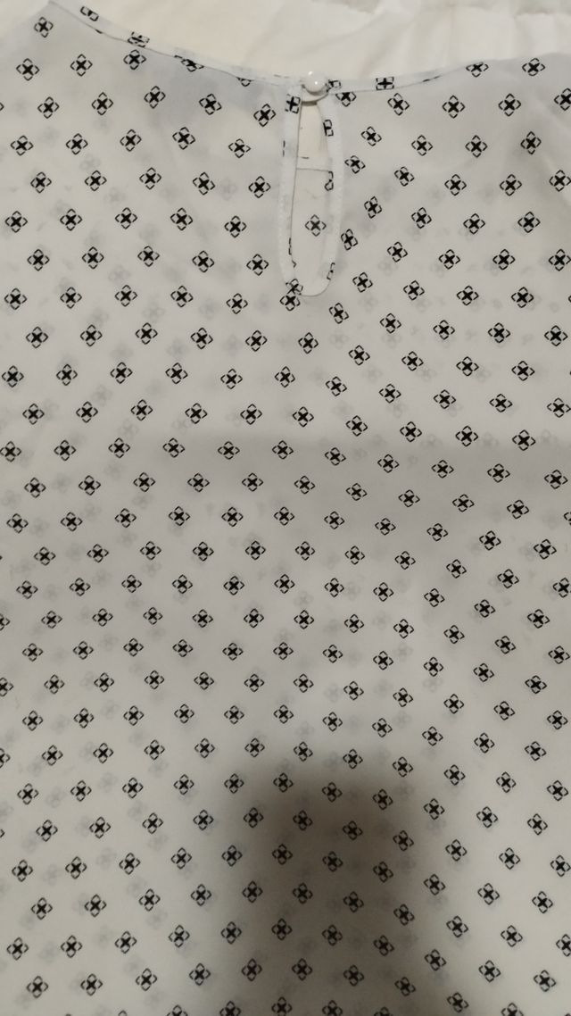 Camisa blanca estampada talla 40