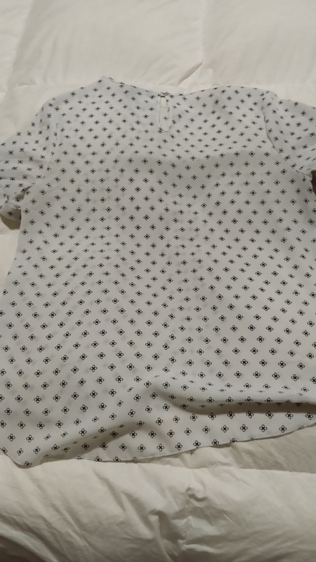 Camisa blanca estampada talla 40