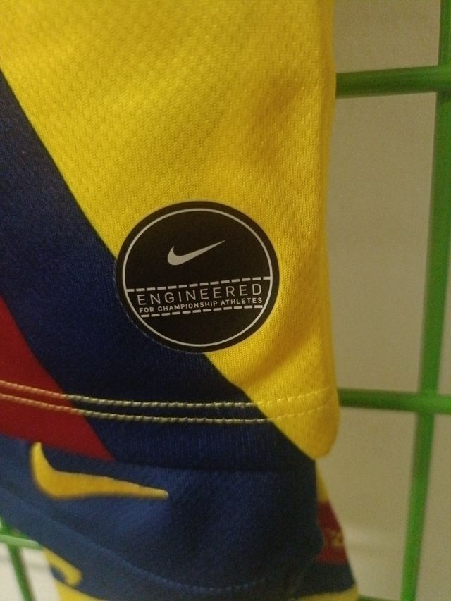 Traje FC Barcelona Niño Talla M (110-116cm)