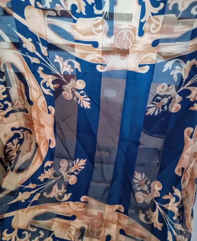 Sciarpa/Foulard con disegno barocco