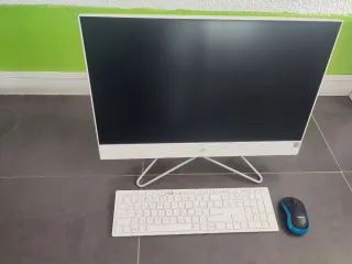 Ordenador HP Blanco con Teclado y Ratón