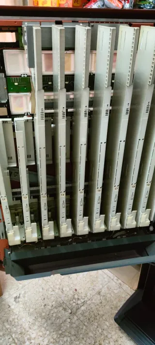 Máquina Expendedora AZKOYEN N74D