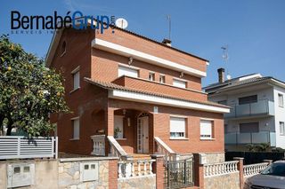 Chalet en venta en Font Verda en Granollers