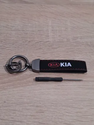 Llavero Kia con destornillador