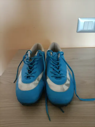 Scarpe da calcio blu