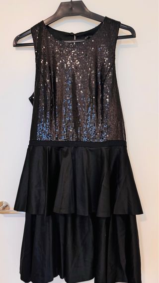 Vestido de fiesta lentejuelas y volantes