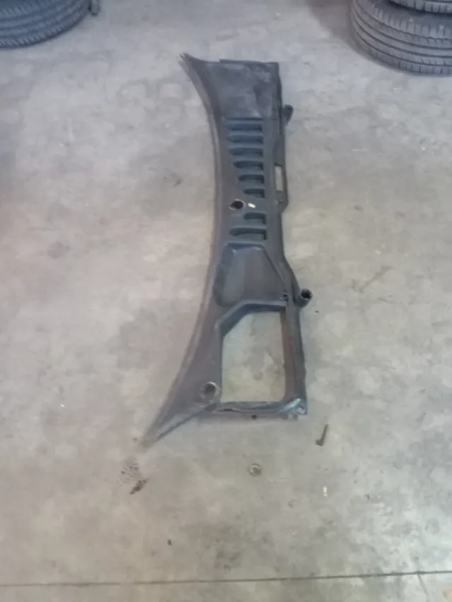 Vierteaguas Volvo 850