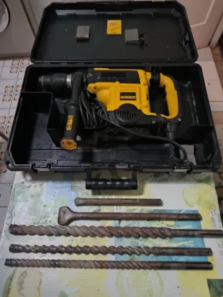 Taladro Percutor Dewalt D25601K 1250W
