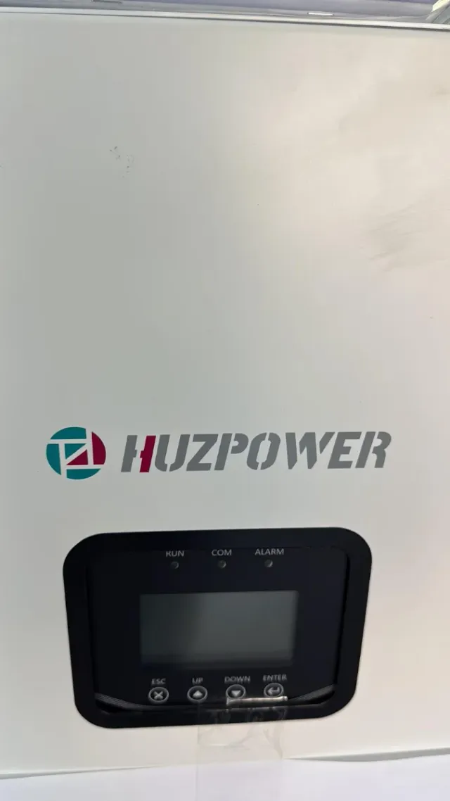 Inversor y Baterías Huzpower con 3 baterías a estr