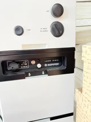 Inversor y Baterías Huzpower con 3 baterías a estr