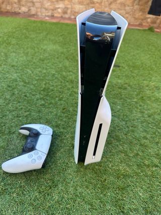 PlayStation 5 Slim 1TB + Mando DualSense Blanco