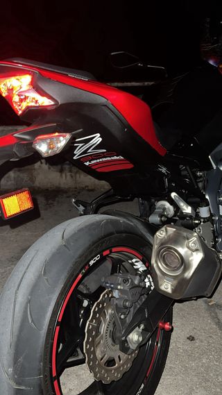 Kawasaki Z900 2019 Roja y negra