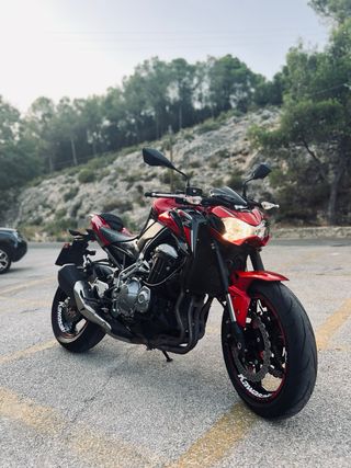 Kawasaki Z900 2019 Roja y negra