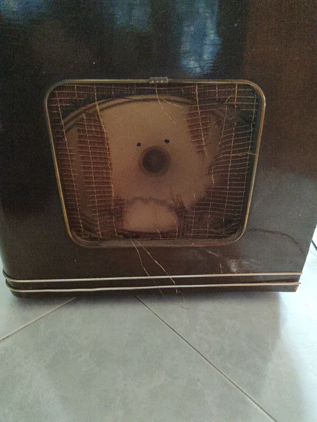 Radiogramola Iberia  de 1960 con  tocadiscos.