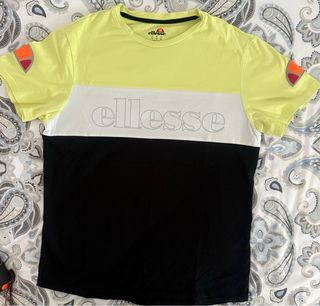 Camiseta Ellesse Negra y Amarilla
