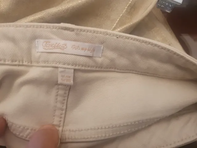 Pantalón mujer beige y dorado