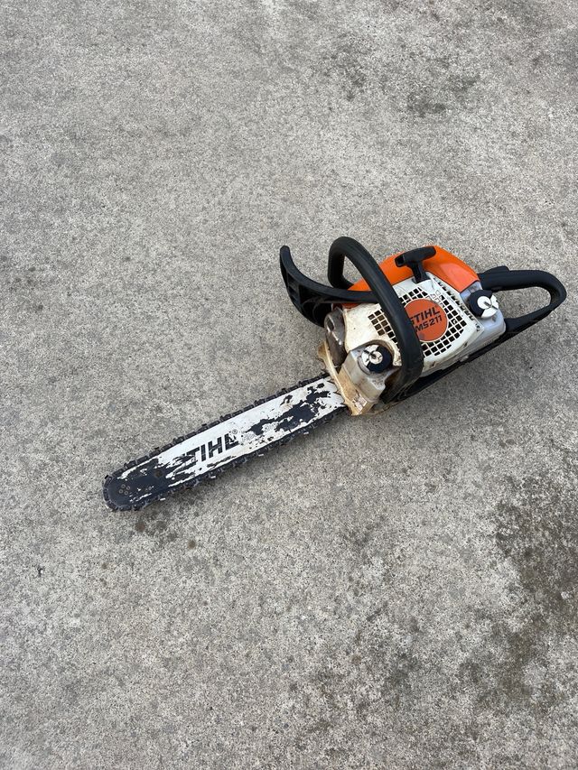Stihl MS 211 motosserra